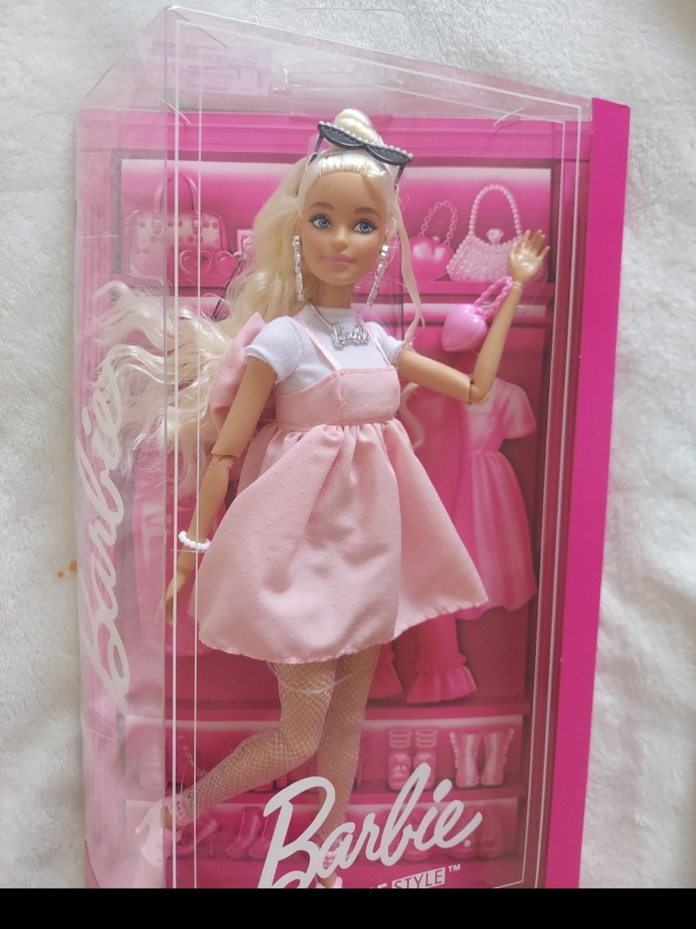 Barbie Deluxe Style Fashion Doll